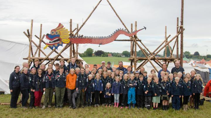 gruppebilled forand indgangsportal sommerlejr 2017